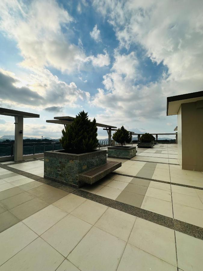 Near Johnhay Minesview Fast Wi-Fi Netflix Balcony Lägenhet Baguio City Exteriör bild